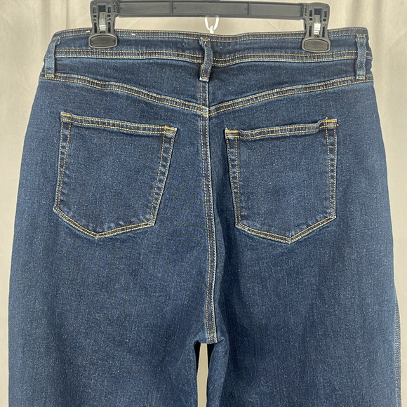 LOFT Curvy High Waist Wide Leg Cropped Jean - Picture 4 of 9